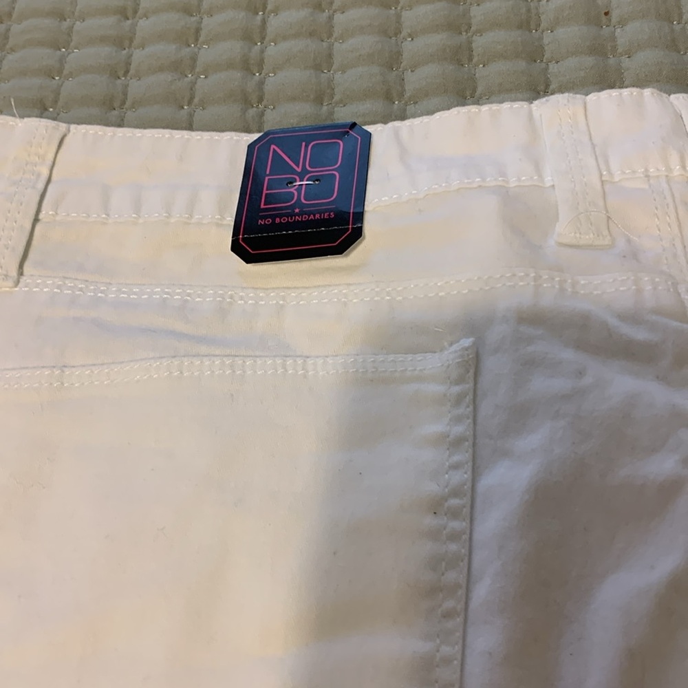 Artic White Low rise Skinny Jeans Juniors size 17 NEW zip fly All seasons Cute - Picture 8 of 8